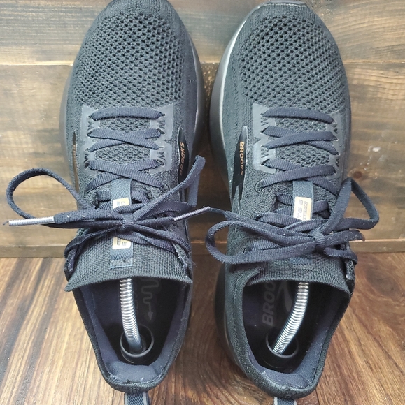 Brooks LEVITATE 3 Black Limited Edition Running Sneakers Womens Size 8.5 - Picture 6 of 8